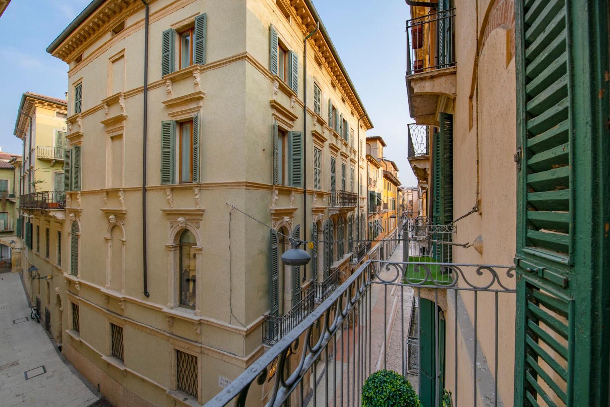 Palace Home Mazzini Verona Center ภายนอก รูปภาพ